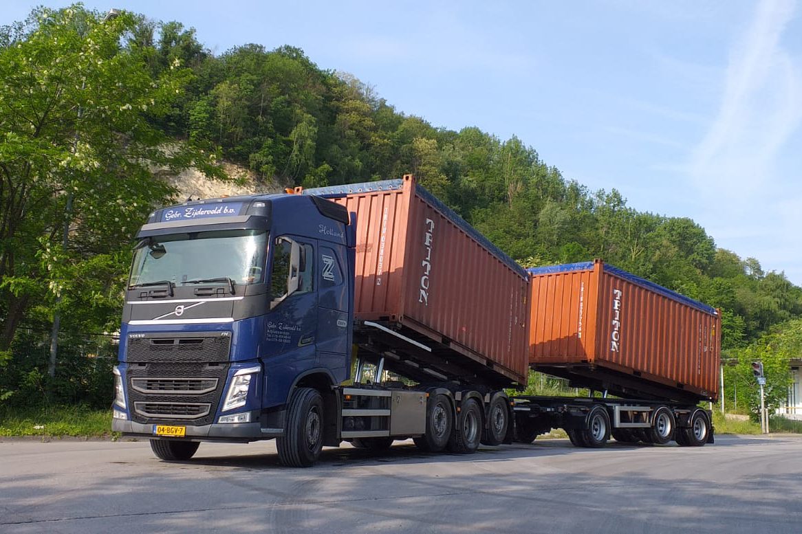cropped-Zeecontainers-2.jpg